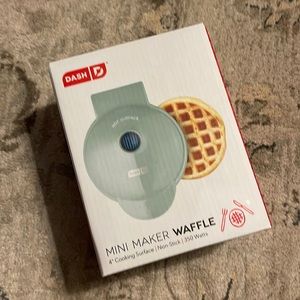 NIB: Dash Mini Waffle Maker - Mint Color